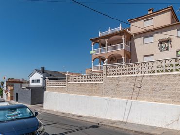 Duplex con balcone in vendita a Jun