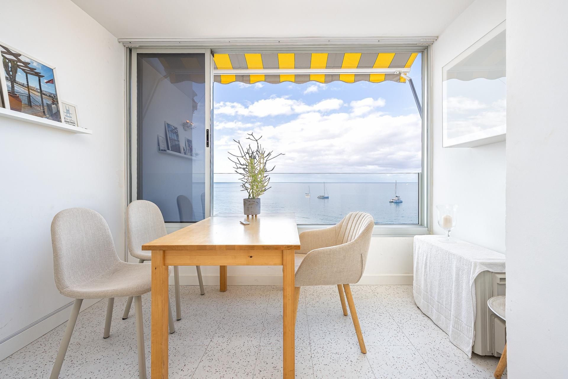 Esszimmer von Wohnungen zum Verkauf in Mogán mit Klimaanlage, Terrasse und Balkon