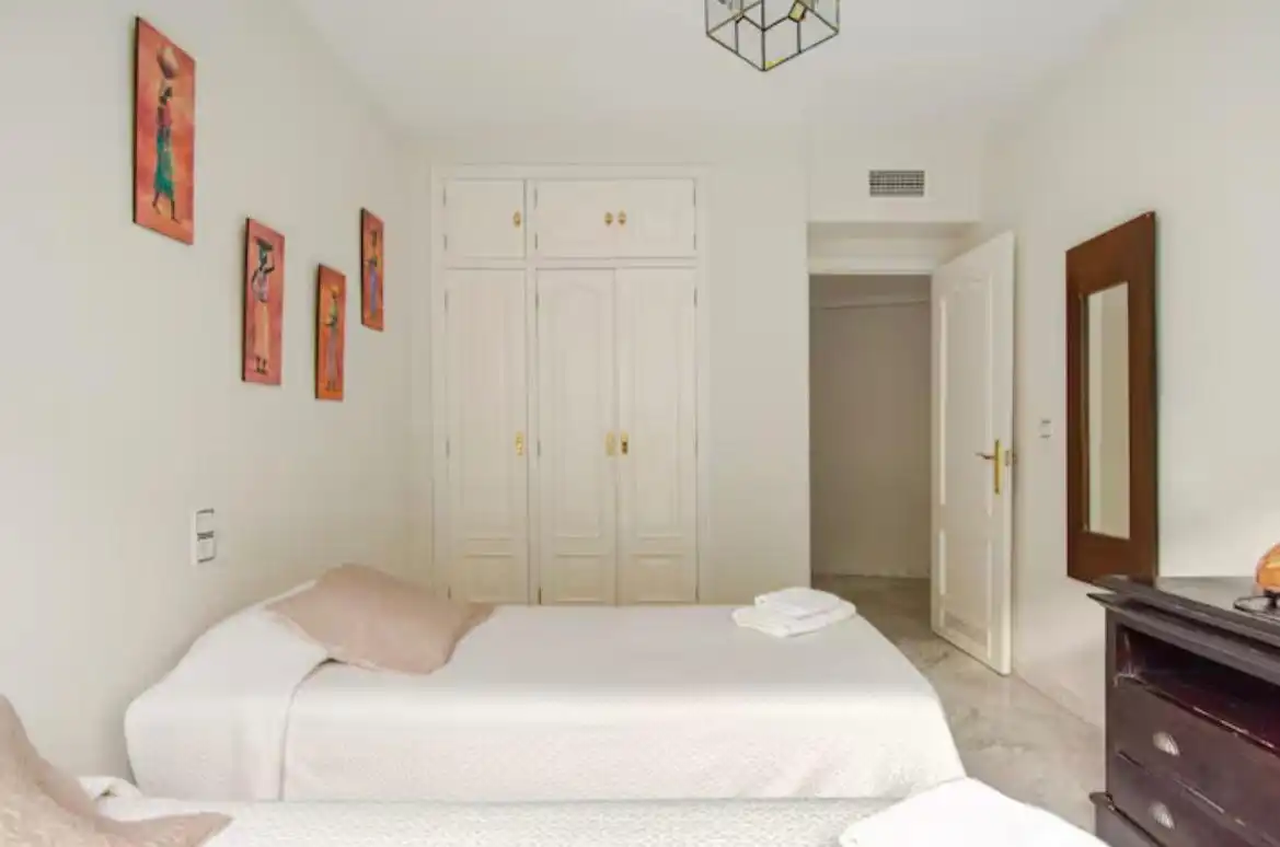 Dormitori de Pis en venda en Córdoba amb Aire condicionat, Jardí privat i Terrassa