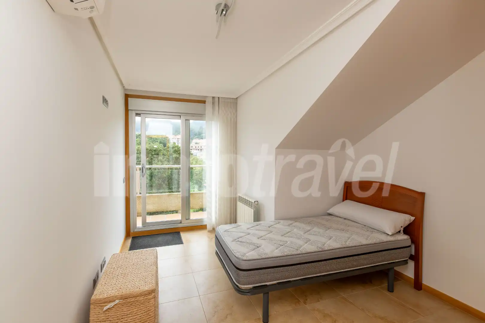 Bedroom of Attic for sale in Sanxenxo  with Air Conditioner, Heating and Terrace