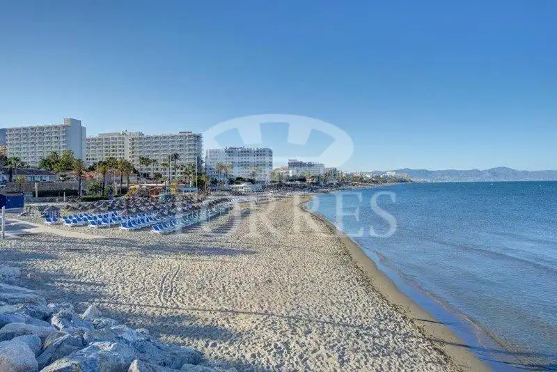 Vista exterior de Pis en venda en Torremolinos amb Aire condicionat i Piscina comunitària