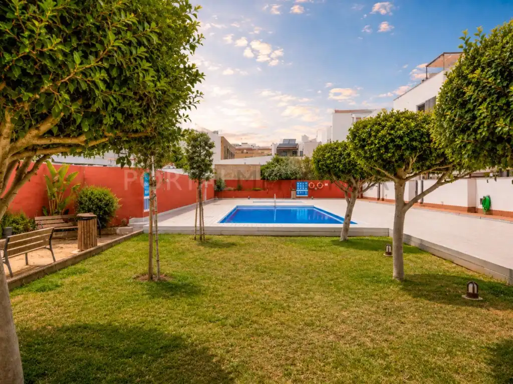 Piscina de Piso en venta en Ciutadella de Menorca con Piscina