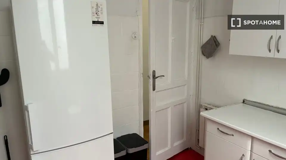 Cocina de Piso de alquiler en Madrid con Aire acondicionado, Calefacción y Amueblado