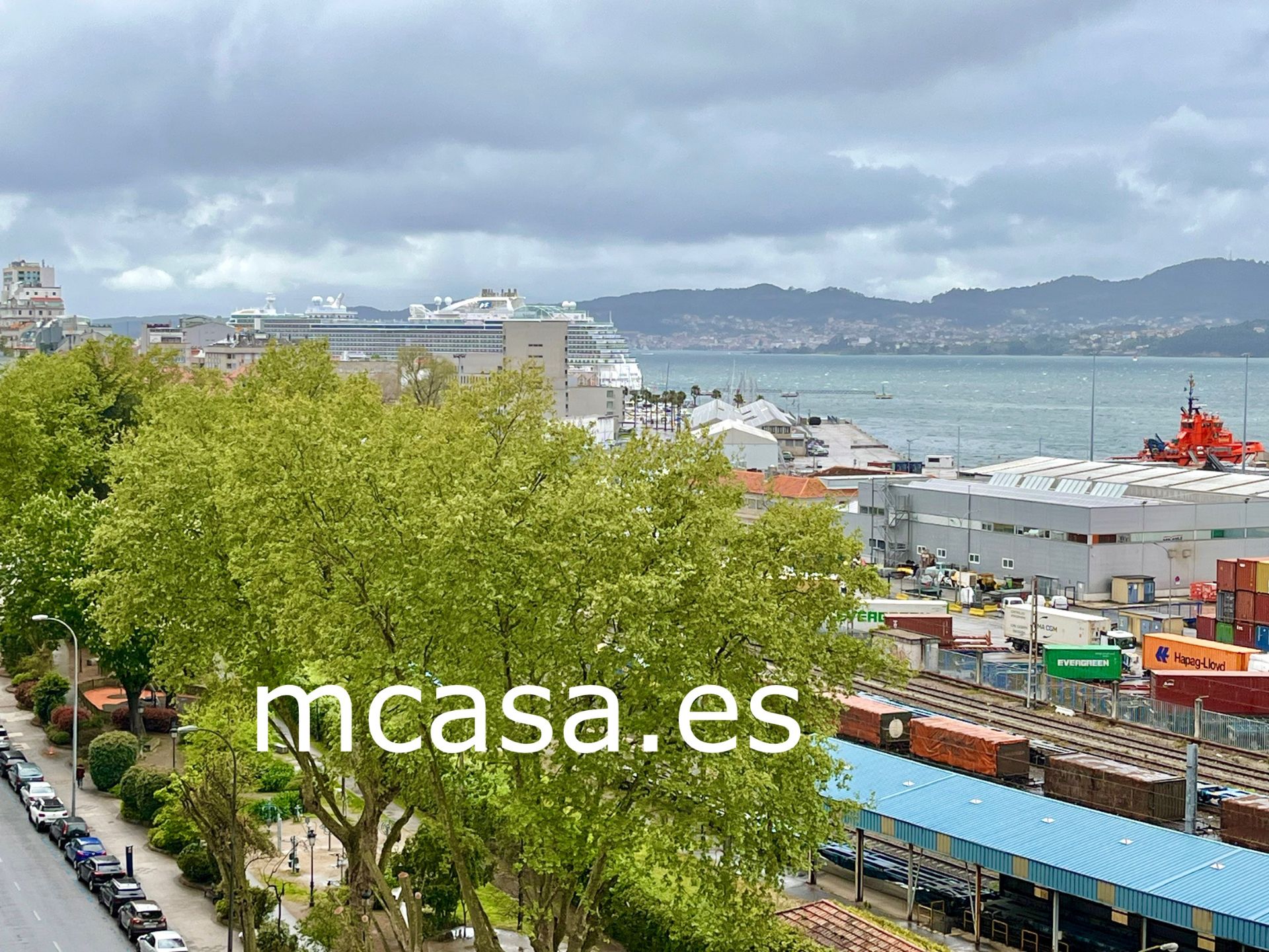 Vista exterior de Pis en venda en Vigo  amb Calefacció, Parquet i Terrassa