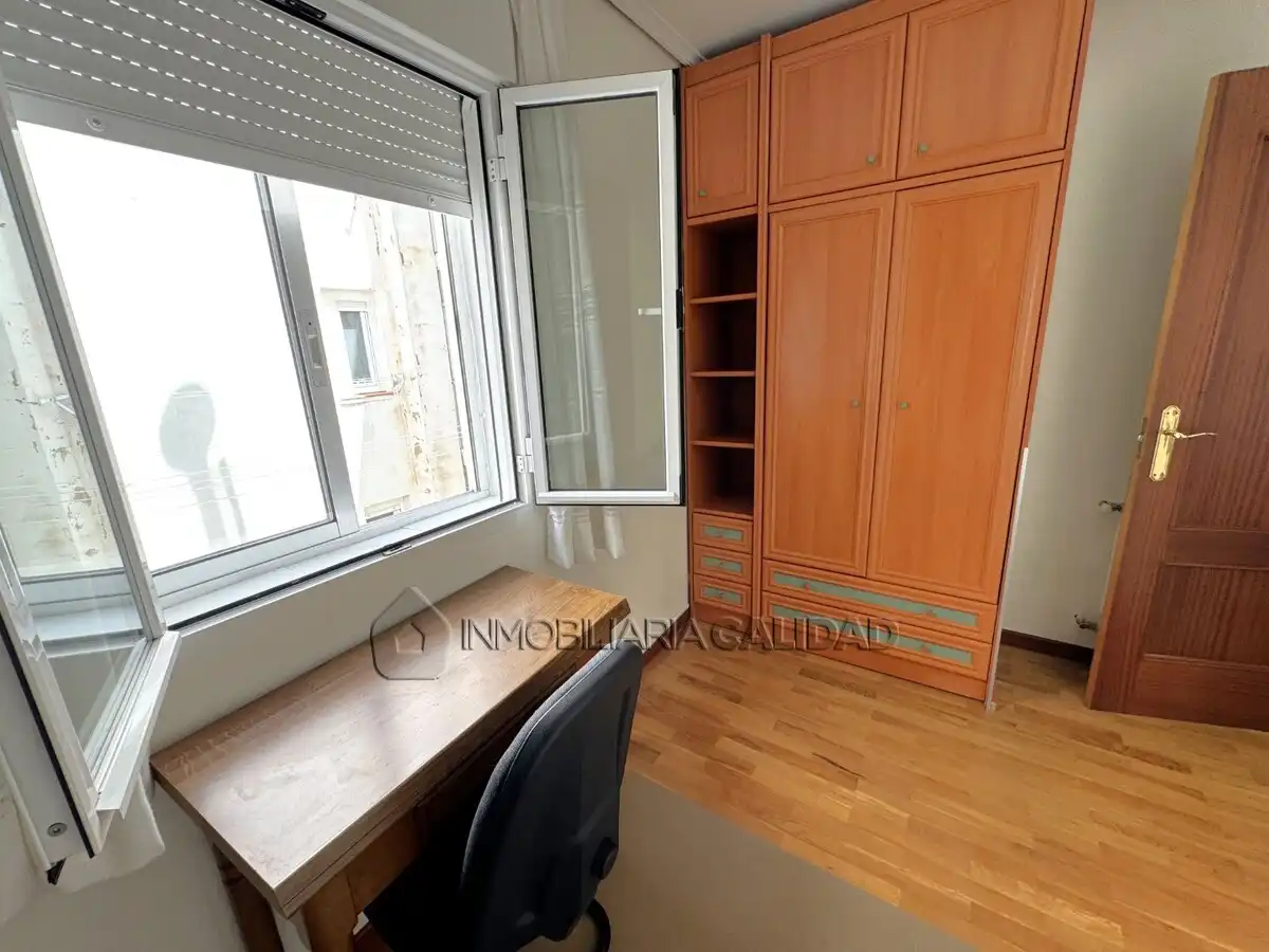 Habitación de Piso de alquiler en Burgos con Calefacción y Amueblado