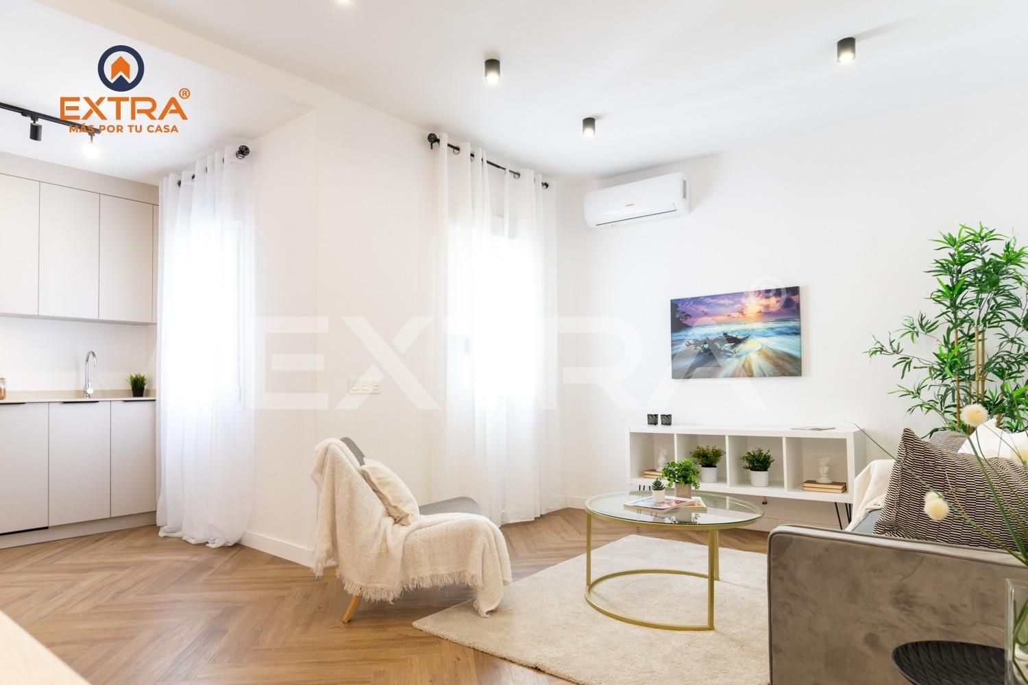 Living room of Flat for sale in  Madrid Capital  with Air Conditioner, Heating and Alarm