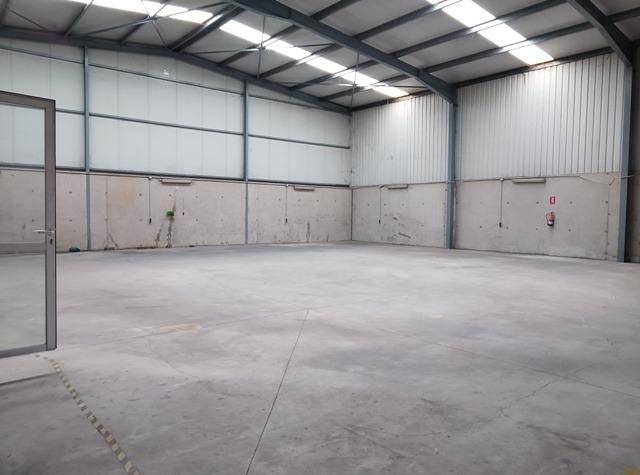 Nave industrial en Venta en Villalonquéjar
