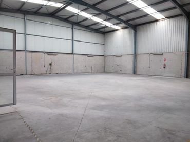Industrial building for sale in Villalonquéjar