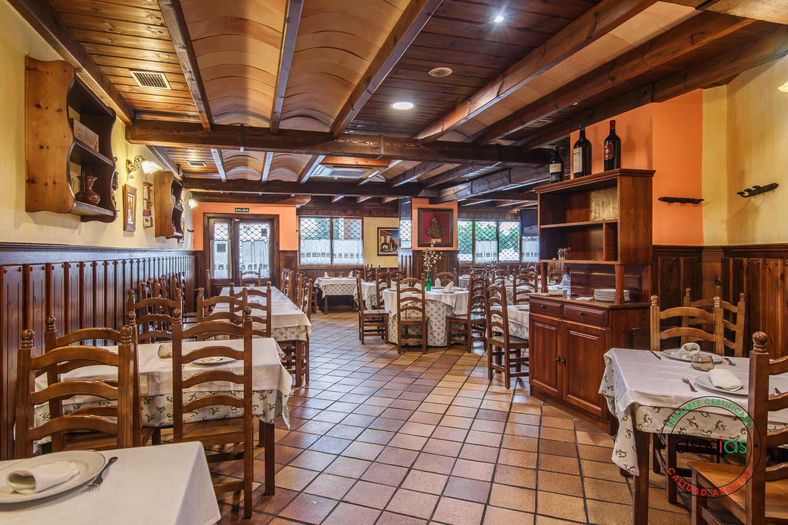 Premises for sale in Llanera  with Air Conditioner