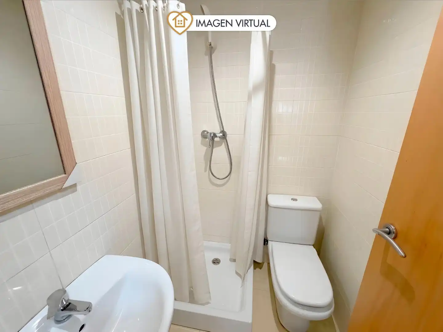 Badezimmer von Wohnung mieten mit Kaufoption in Vallirana mit Heizung, Ofen und Internet