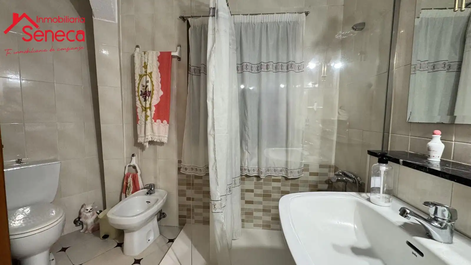 Bathroom of Houses for sale in Córdoba  with Air Conditioner, Heating and Storage room
