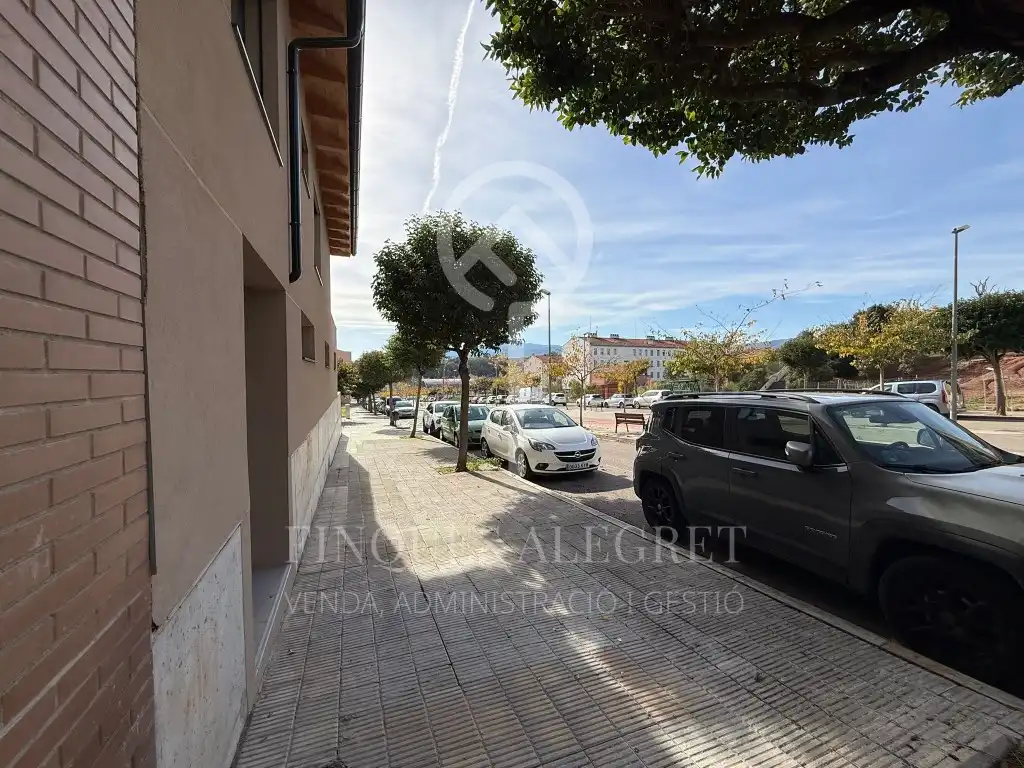 Local comercial en alquiler en Calle Acadèmia General Bàsica, imagen 3