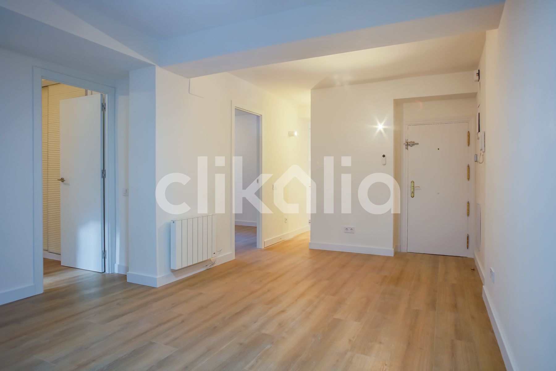 Dormitori de Pis de lloguer en  Madrid Capital amb Aire condicionat, Calefacció i Terrassa