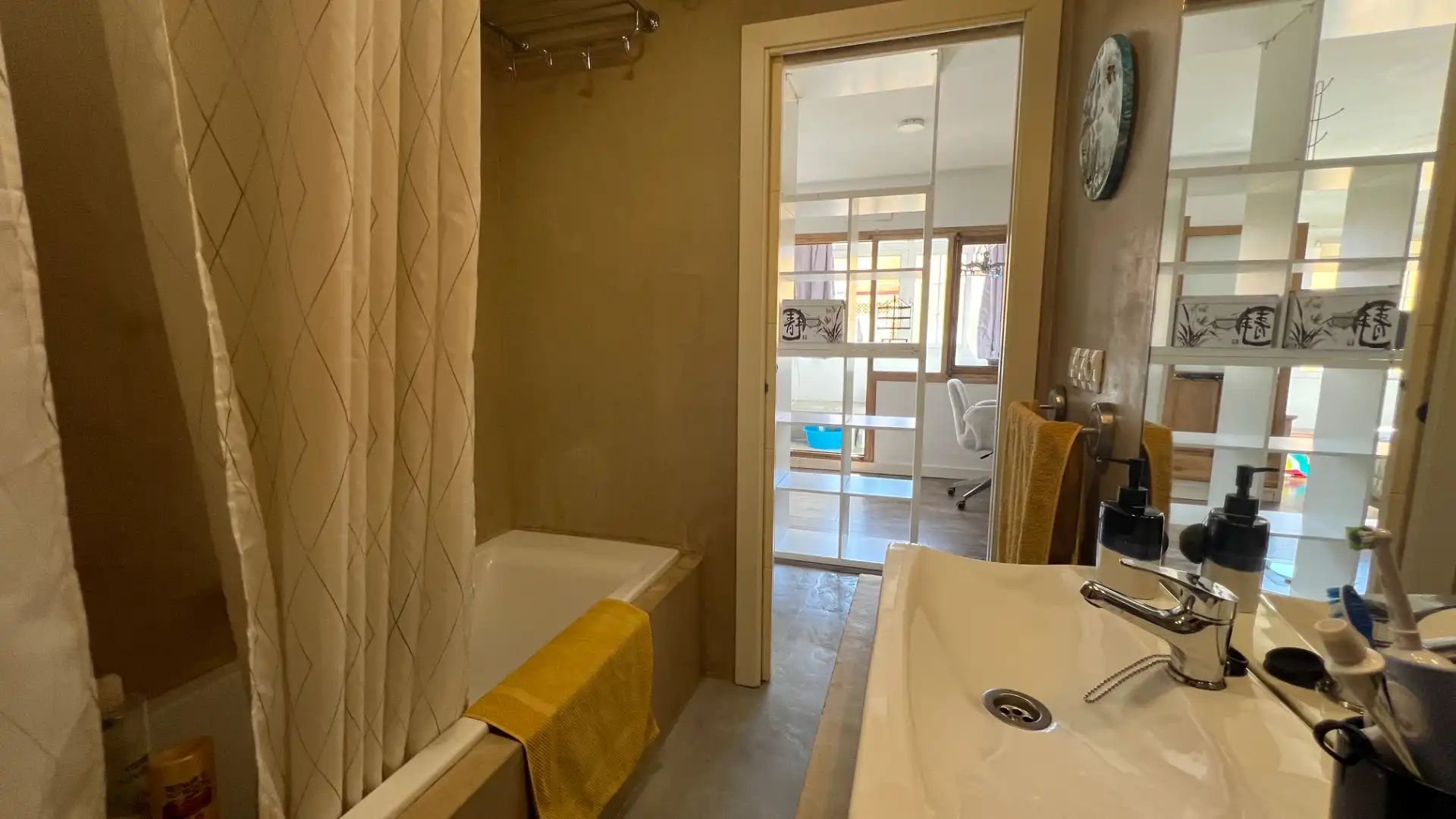 Badezimmer von Wohnung zum Verkauf in Málaga mit Klimaanlage, Terrasse und Möbliert