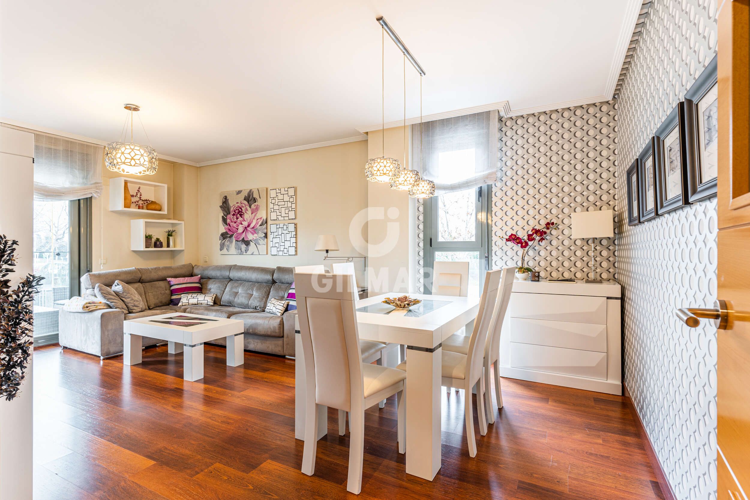 Sala d'estar de Pis en venda en Boadilla del Monte amb Calefacció, Jardí privat i Traster