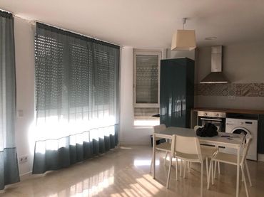 Apartment with lift to rent in Centre Històric