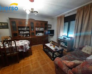 Sala d'estar de Casa o xalet en venda en Villaverde-Mogina
