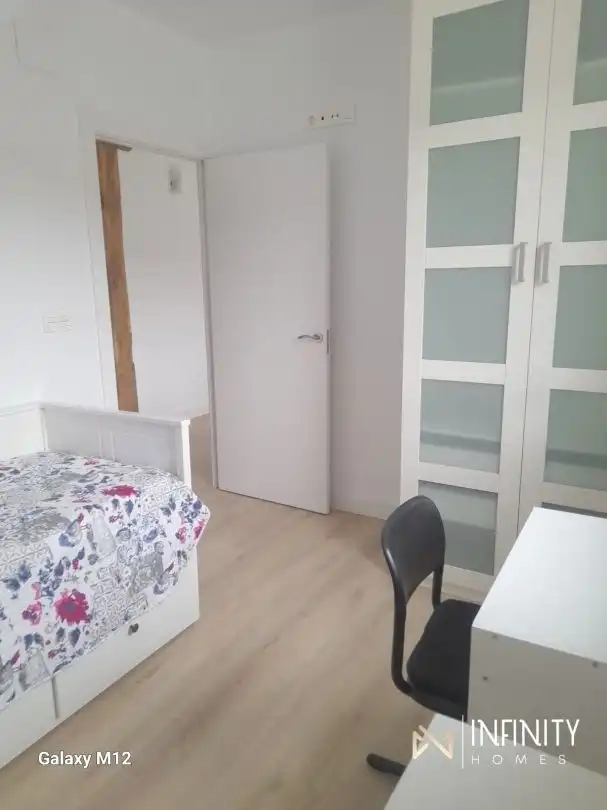 Bedroom of Flat for rent in Bilbao   with Heating and Balcony
