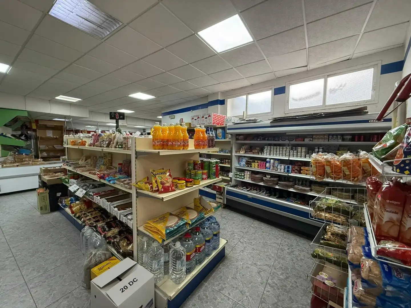 Local en venta en Cuevas de San Marcos con Aire acondicionado y Amueblado