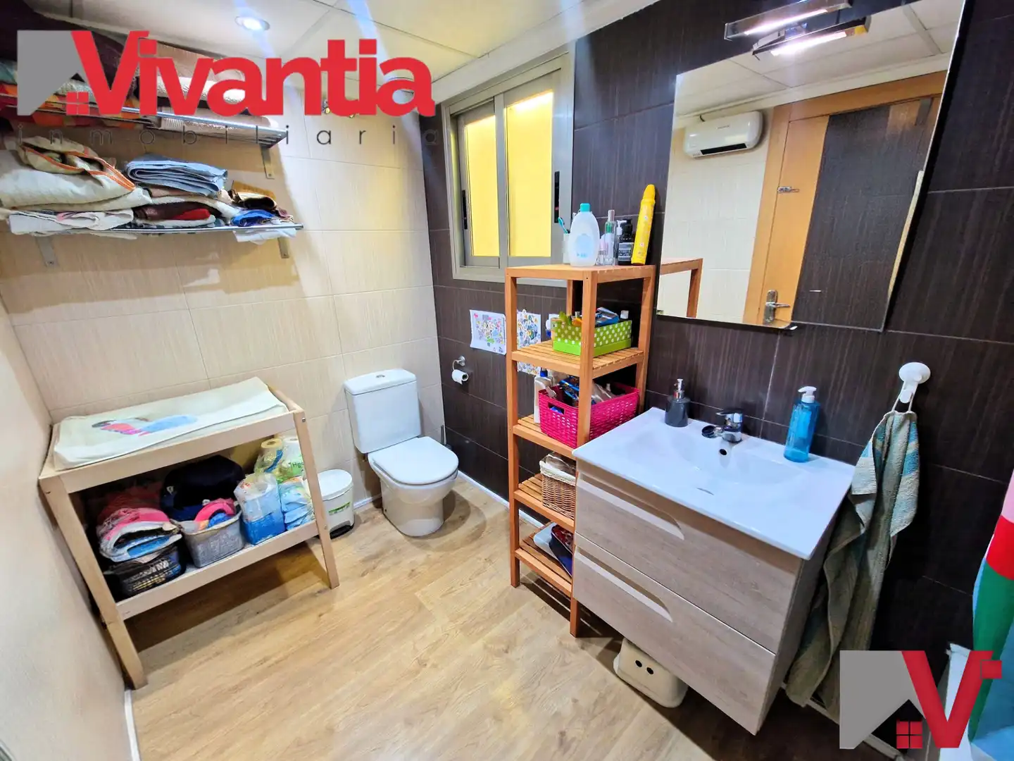 Badezimmer von Wohnungen zum Verkauf in Lorca mit Klimaanlage, Heizung und Parkett