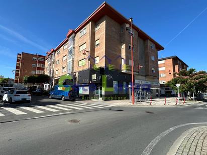 Exterior view of Flat for sale in Santa Marta de Tormes  with Balcony
