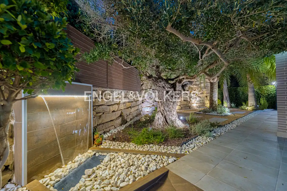 Detached house with pool for sale in Calle Copenhague, imagen 47