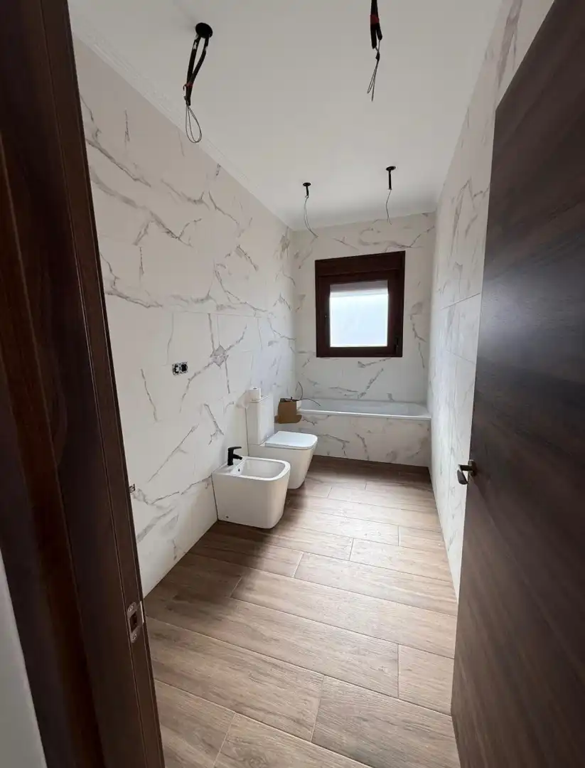 Badezimmer von Haus oder Chalet zum Verkauf in Humilladero mit Klimaanlage, Heizung und Privatgarten