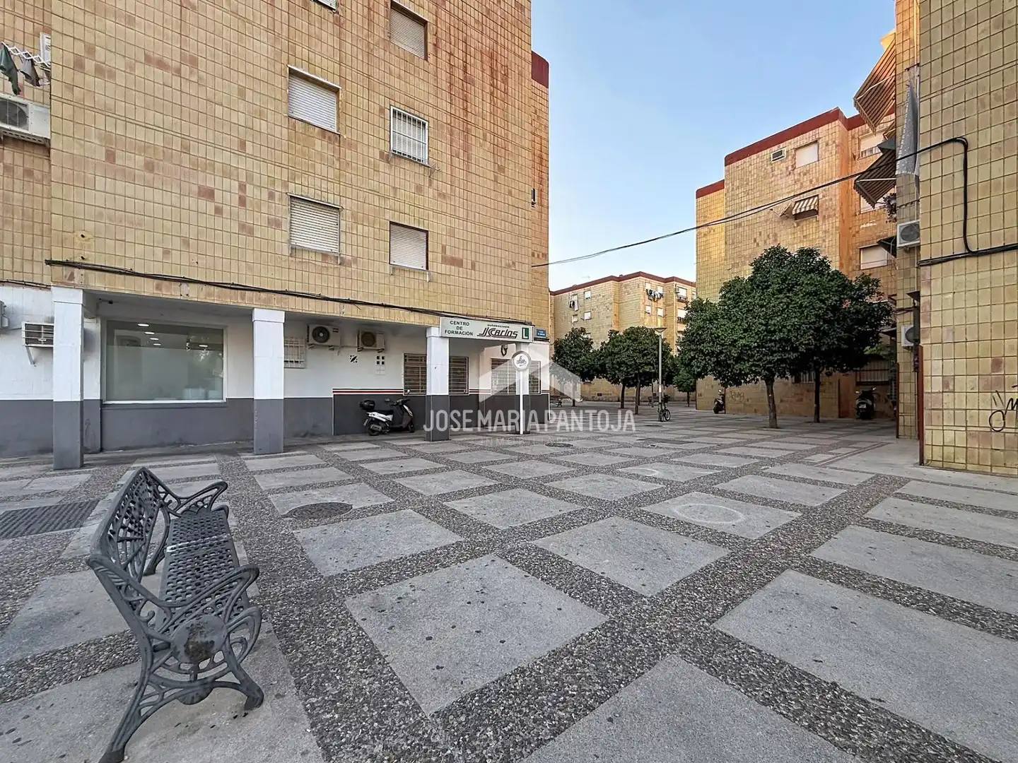 Vista exterior de Piso en venta en Chapín - Campus Universitario - Navinco