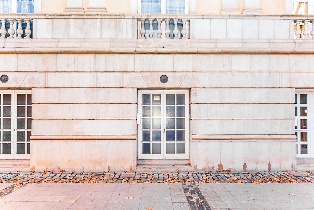 Exterior view of Office for sale in Olot