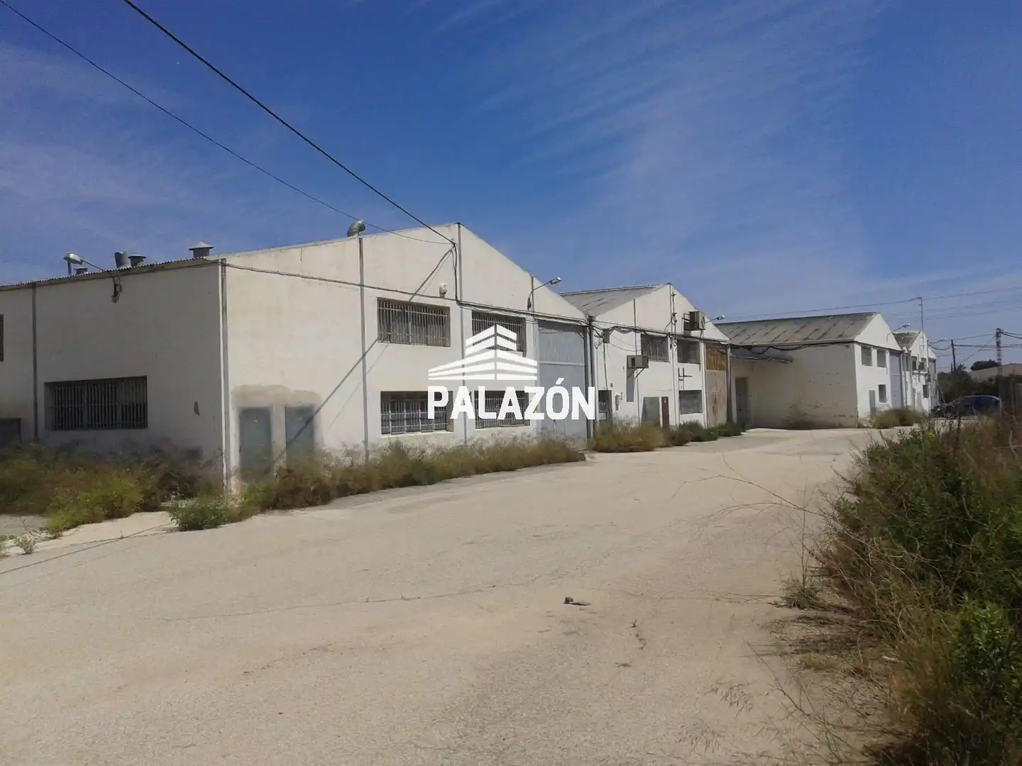 Nau industrial en venda a Crevillent