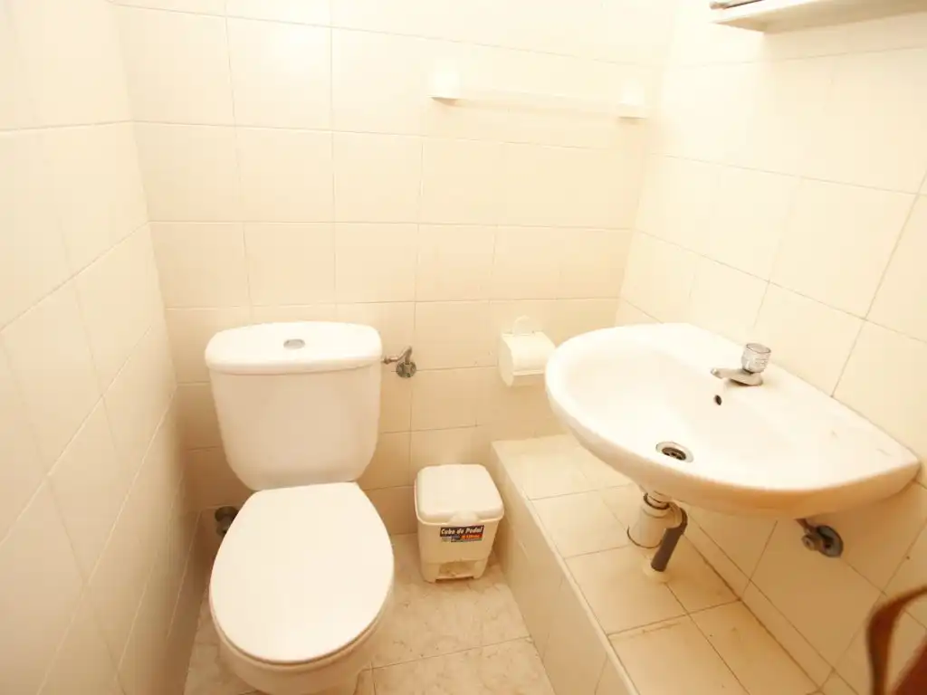 Badezimmer von Geschaftsraum zur Miete in Torrevieja mit Klimaanlage