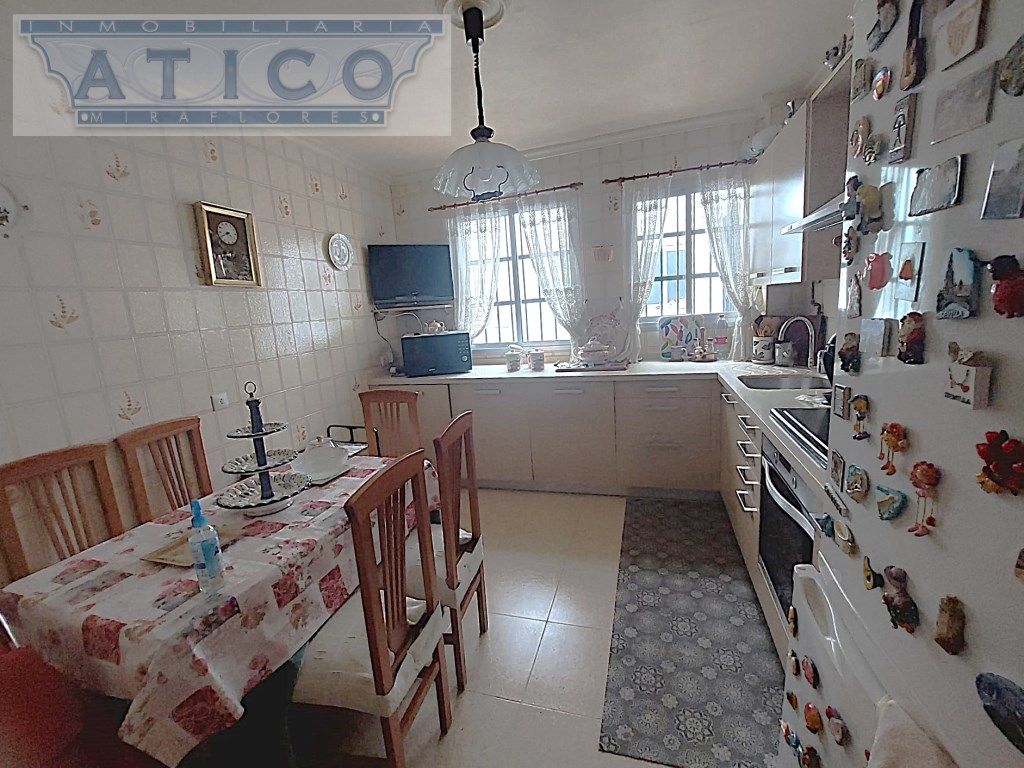Cocina de Piso en venta en  Sevilla Capital con Aire acondicionado