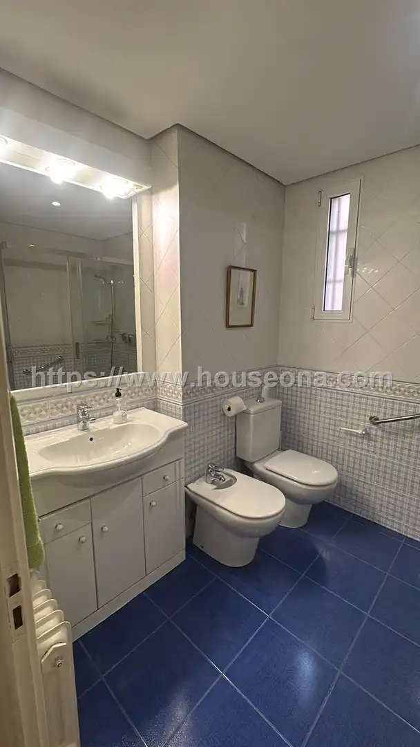 Badezimmer von Wohnung zum Verkauf in Bilbao  mit Heizung