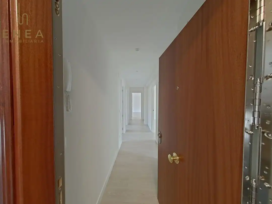 Piso en venta en Vitoria - Gasteiz con Calefacción, Parquet y Terraza