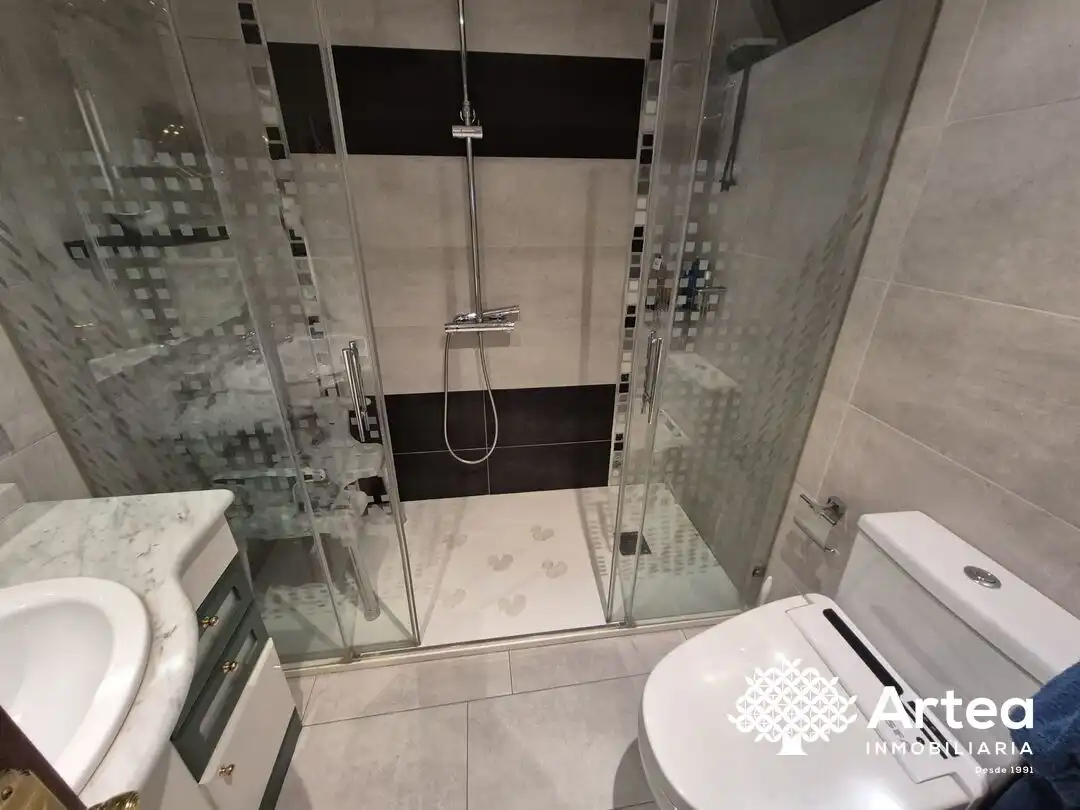 Bathroom of Flat for sale in Bilbao   with Heating