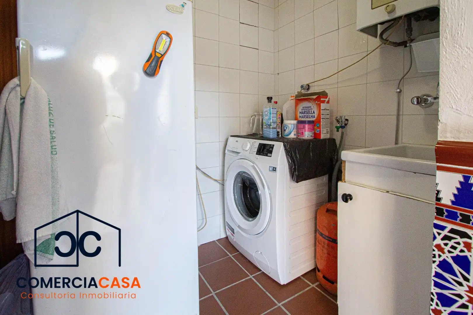 Cuina de Casa adosada en venda en Armilla amb Calefacció, Terrassa i Traster