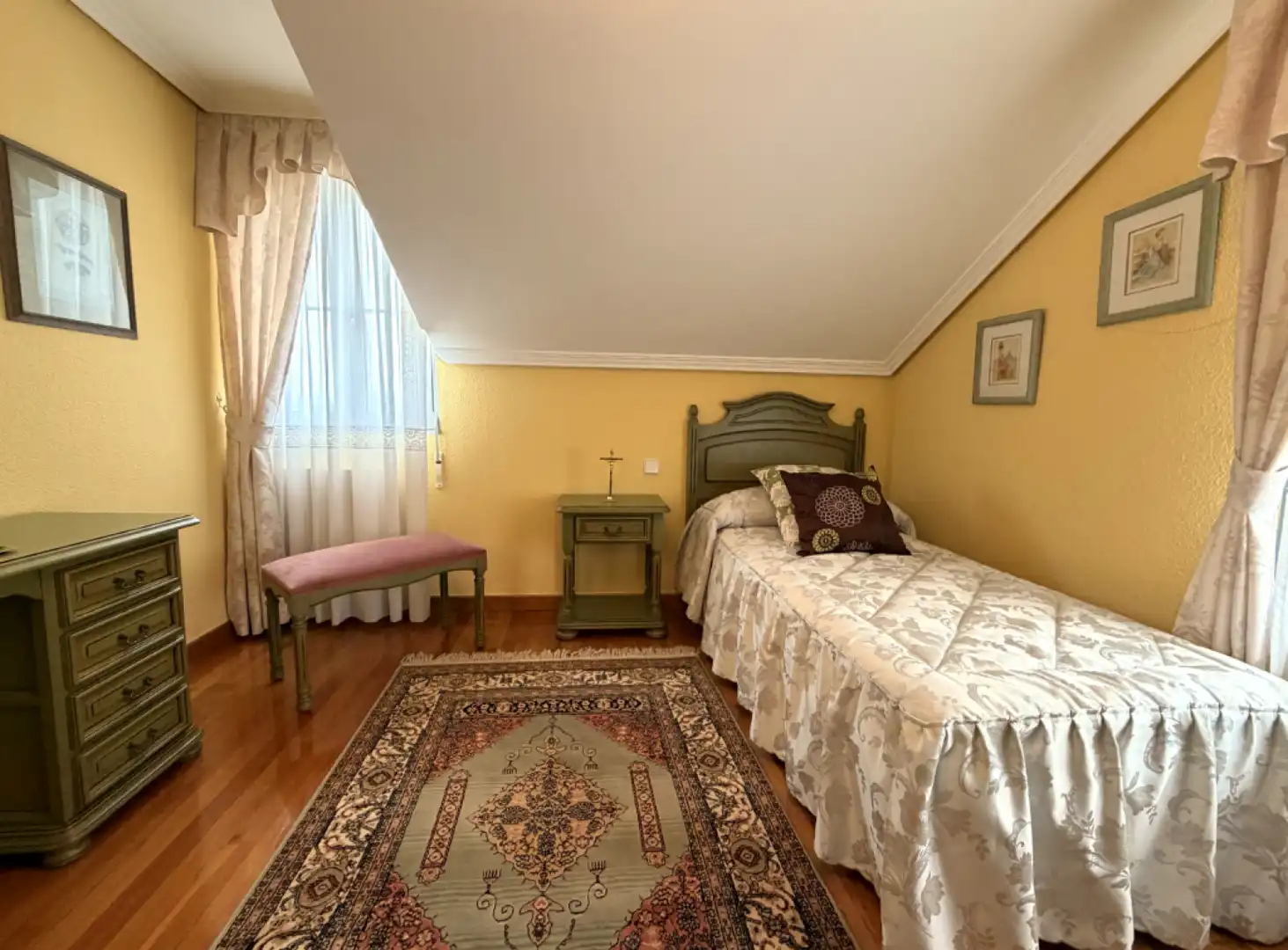 Schlafzimmer von Haus oder Chalet zum Verkauf in Piélagos mit Heizung, Privatgarten und Terrasse
