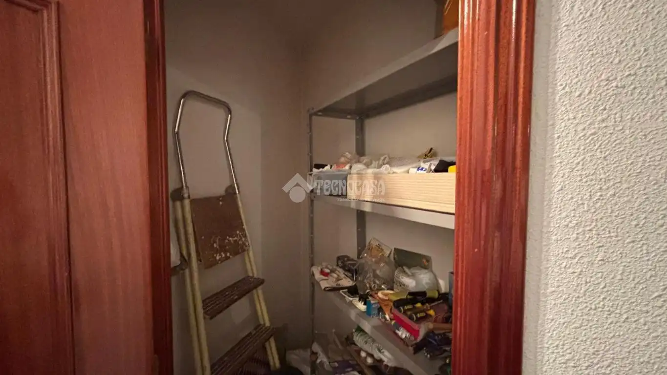 Piso en venta en Jaén con Balcón