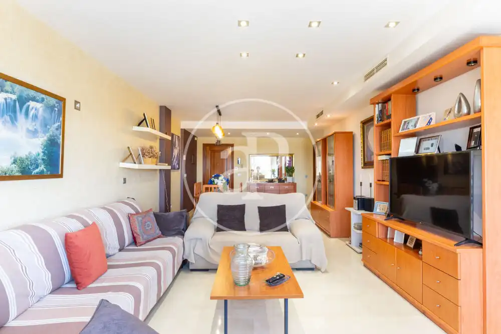 Piso en venta en Avinguda Cardenal Vicent Enrique I Tarancó, Piscinas