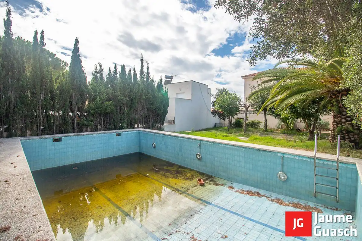 Residential land for sale in Carrer del Gironès, imagen 3