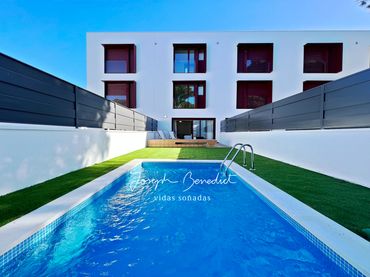 Maison jumelée avec piscine à vendre à La Pineda
