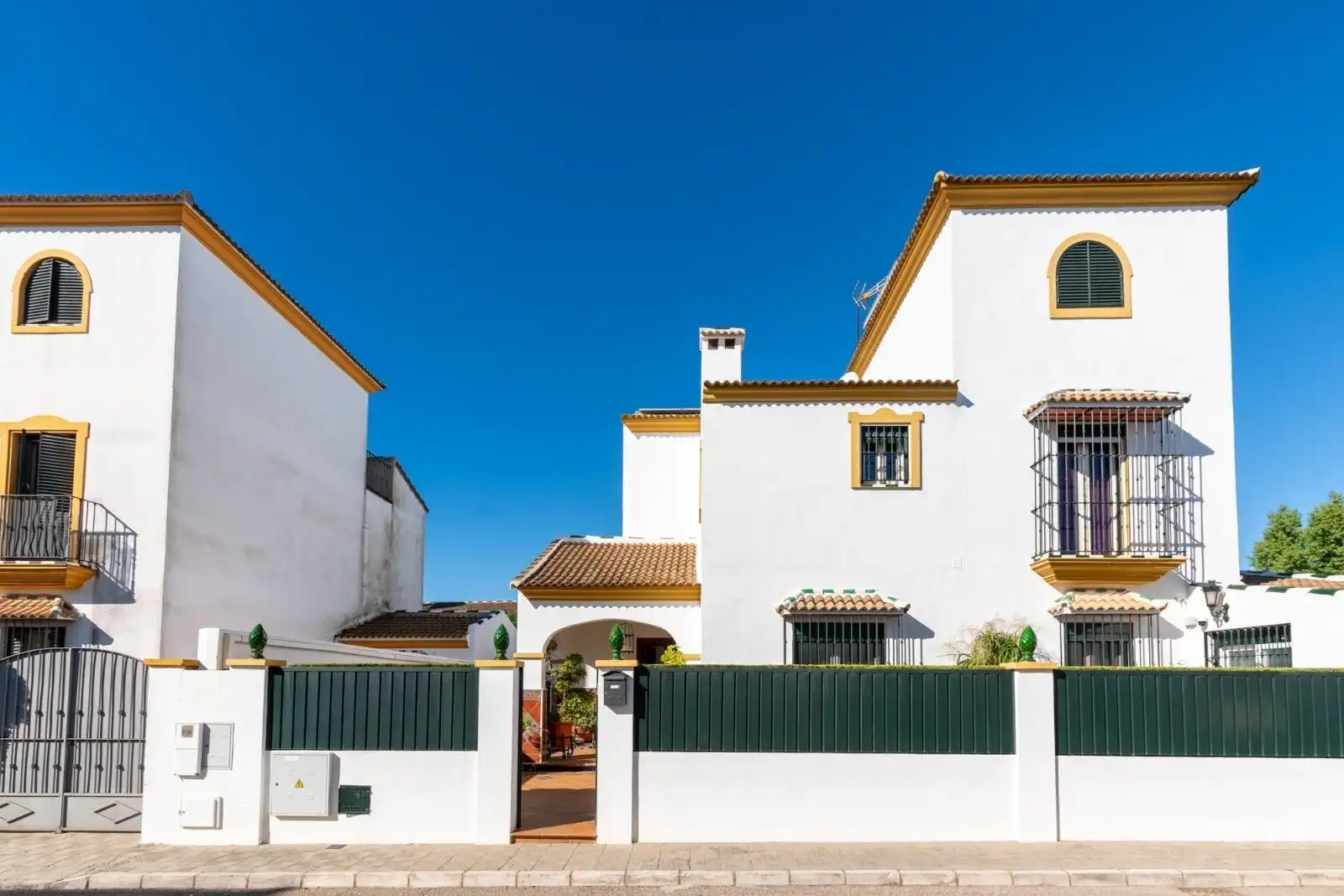 Chalet con terraza en venta en Sanlúcar la Mayor
