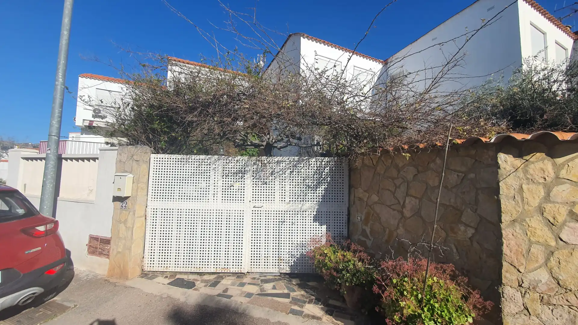 Vista exterior de Casa adosada en venda en Benicasim / Benicàssim amb Aire condicionat i Moblat