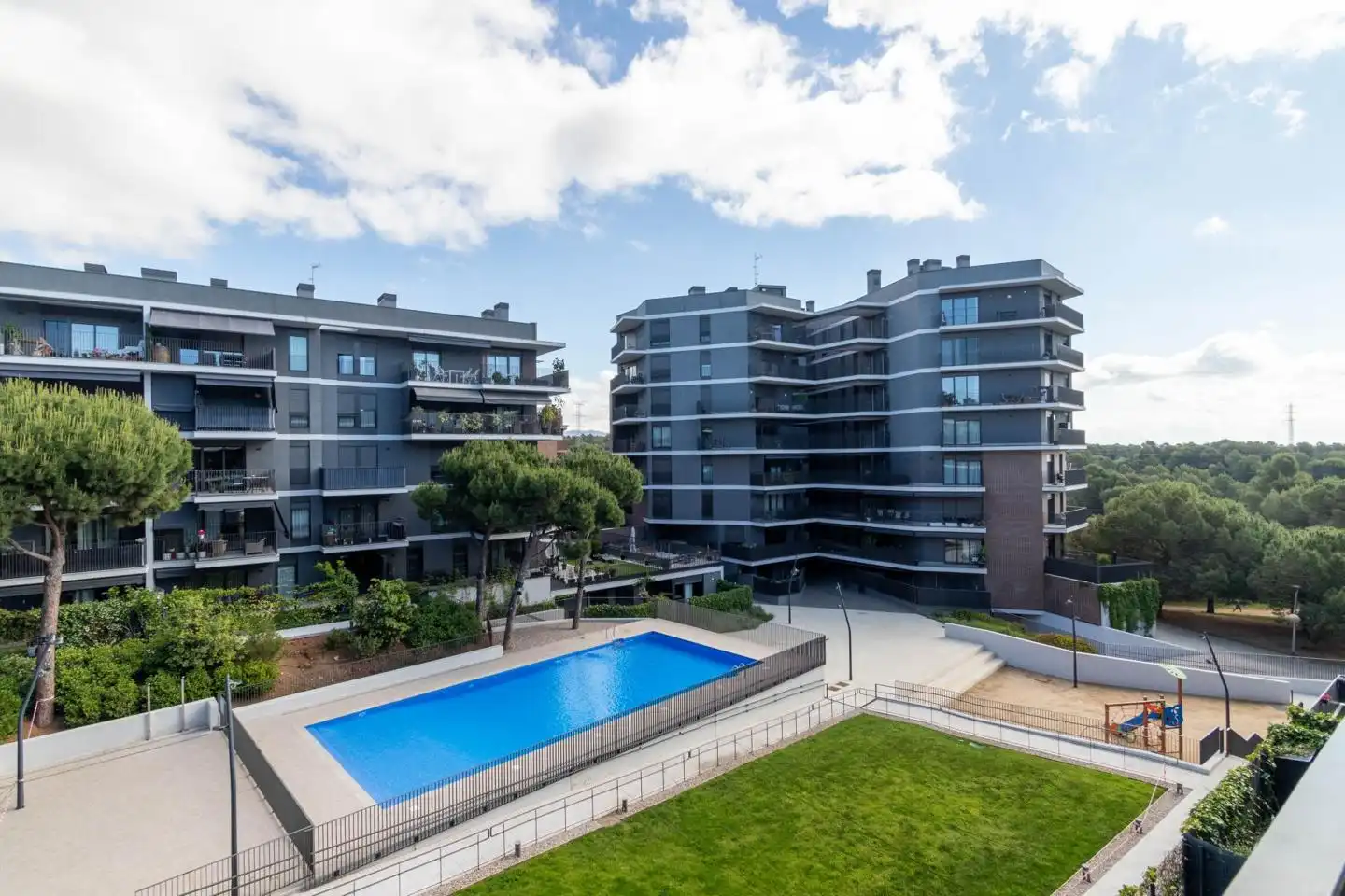 Vista exterior de Piso en venta en Terrassa con Aire acondicionado, Calefacción y Parquet