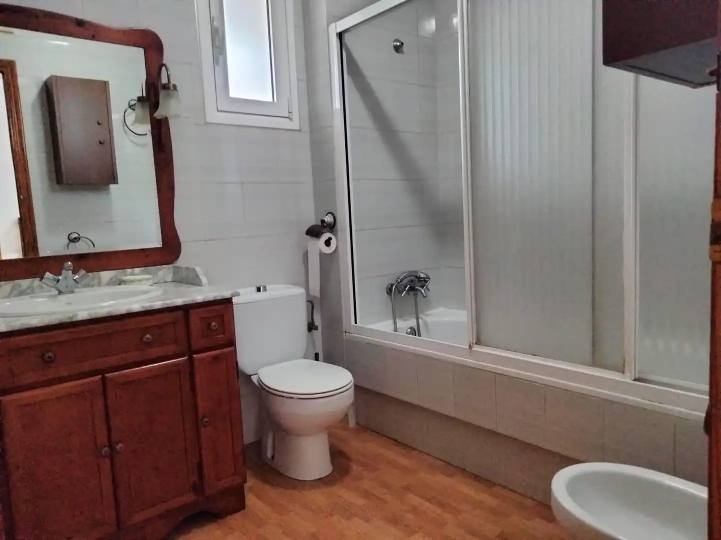 Badezimmer von Maisonette zum Verkauf in Bullas mit Klimaanlage, Parkett und Möbliert
