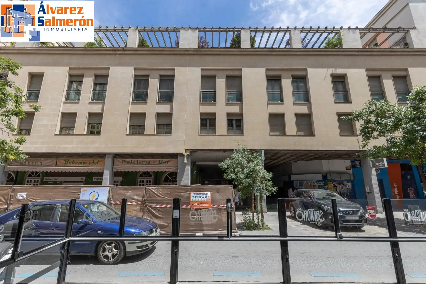 Exterior view of Flat for sale in Granada  with Air Conditioner and Heating