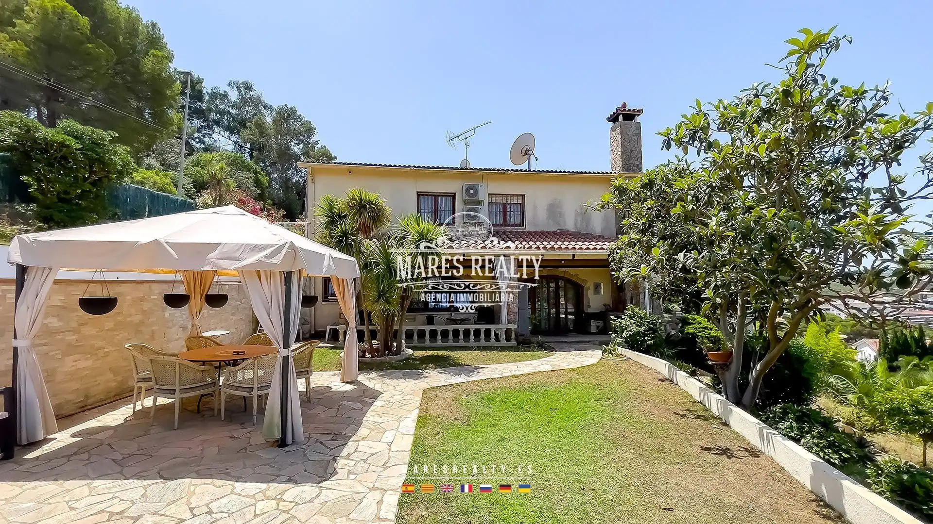 Garten von Haus oder Chalet zum Verkauf in Lloret de Mar mit Klimaanlage, Heizung und Privatgarten