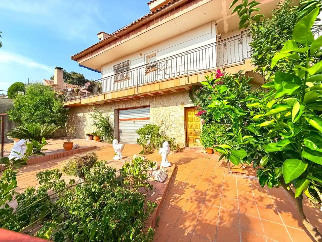 Vista exterior de Casa o chalet en venta en Riells i Viabrea con Aire acondicionado, Jardín privado y Terraza