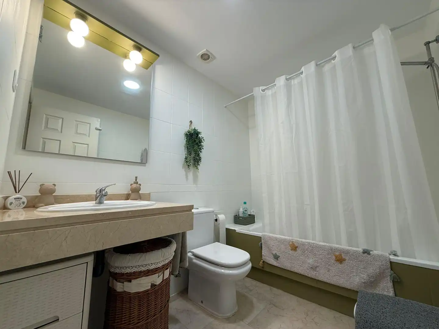 Bathroom of Flat for share in Villanueva de la Cañada