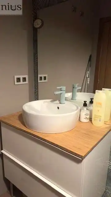 Baño de Piso de alquiler en Silla con Aire acondicionado y Amueblado